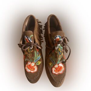 EUC Sz 10 Tory Burch Brown Embroidered Heels